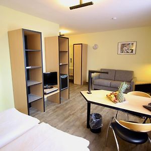 Studio mit Queensize-Bett